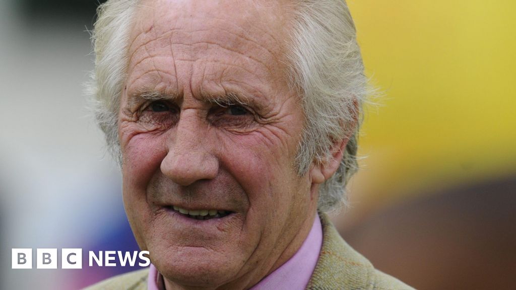 Horse trainer and jockey Bill Turner dies after 'freak accident'