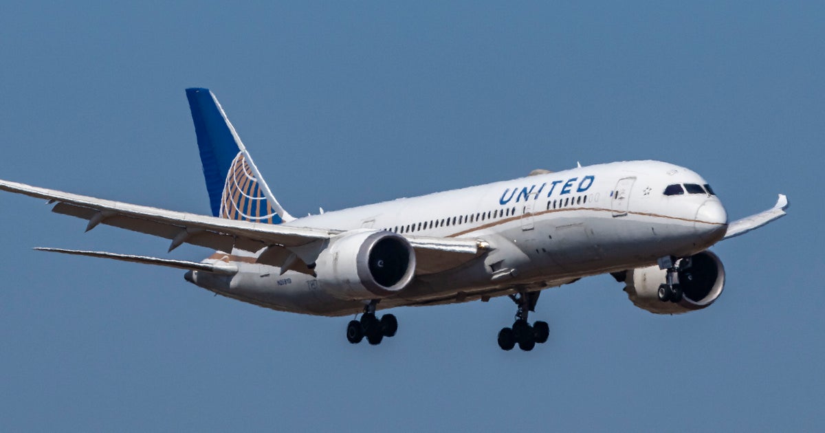 United Airlines Pilot Issues ‘Mayday’ After Reported Engine Failure Over Washington