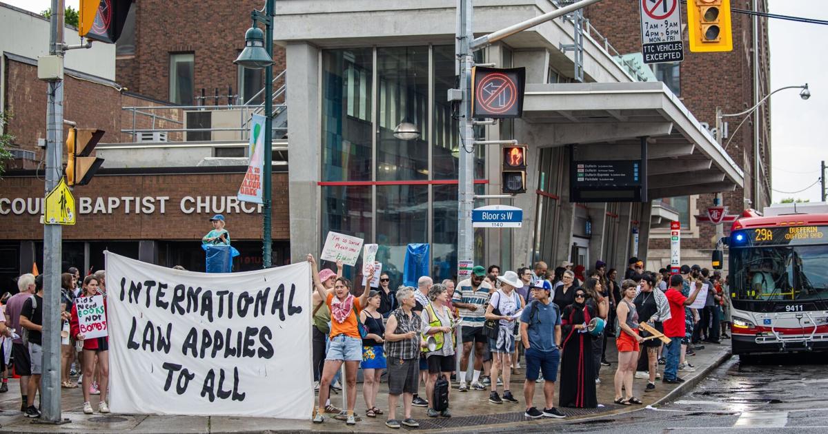 Citywide pro-Palestinian rallies draw hundreds along Bloor-Danforth to demand arms embargo - Toronto Star