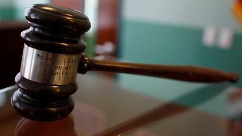 Judge orders Holon to allow construction of Reform synagogue