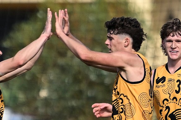 Sam Swadling playing for Western Australia.