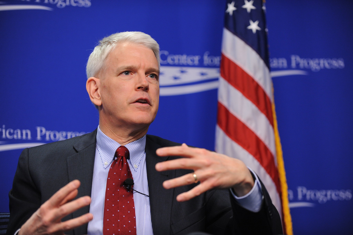 ‘Ukraine Should Consider Plan B’ – Ex-US Ambassador on Kyiv’s Fragile Security