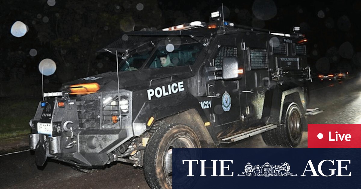 Porepunkah police shooting LIVE updates: Search for accused gunman Dezi Freeman enters third day - The Age