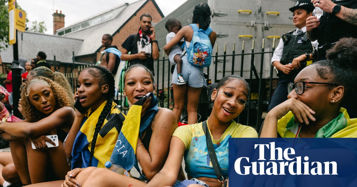 Quiet in the bustle: intimacy at Notting Hill carnival – photo essay | Notting Hill carnival