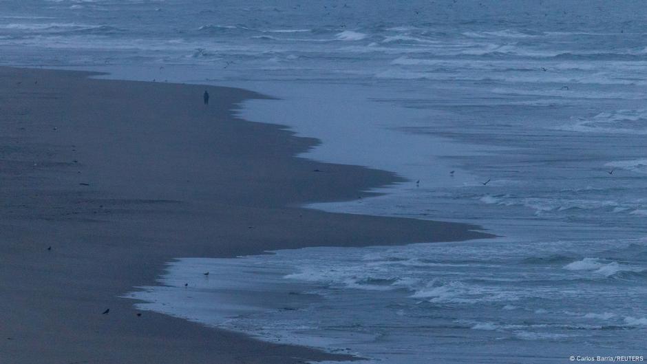 New tsunami warning from Russia after Kuril Islands quake – DW – 08/03/2025