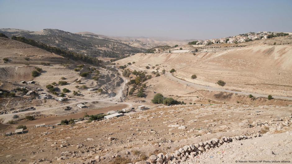 Israel approves controversial West Bank settlement plan – DW – 08/20/2025