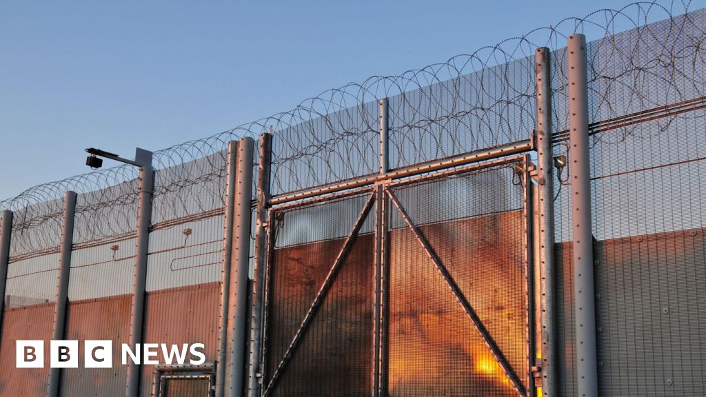 Foreign criminals to face deportation after sentencing under new plans