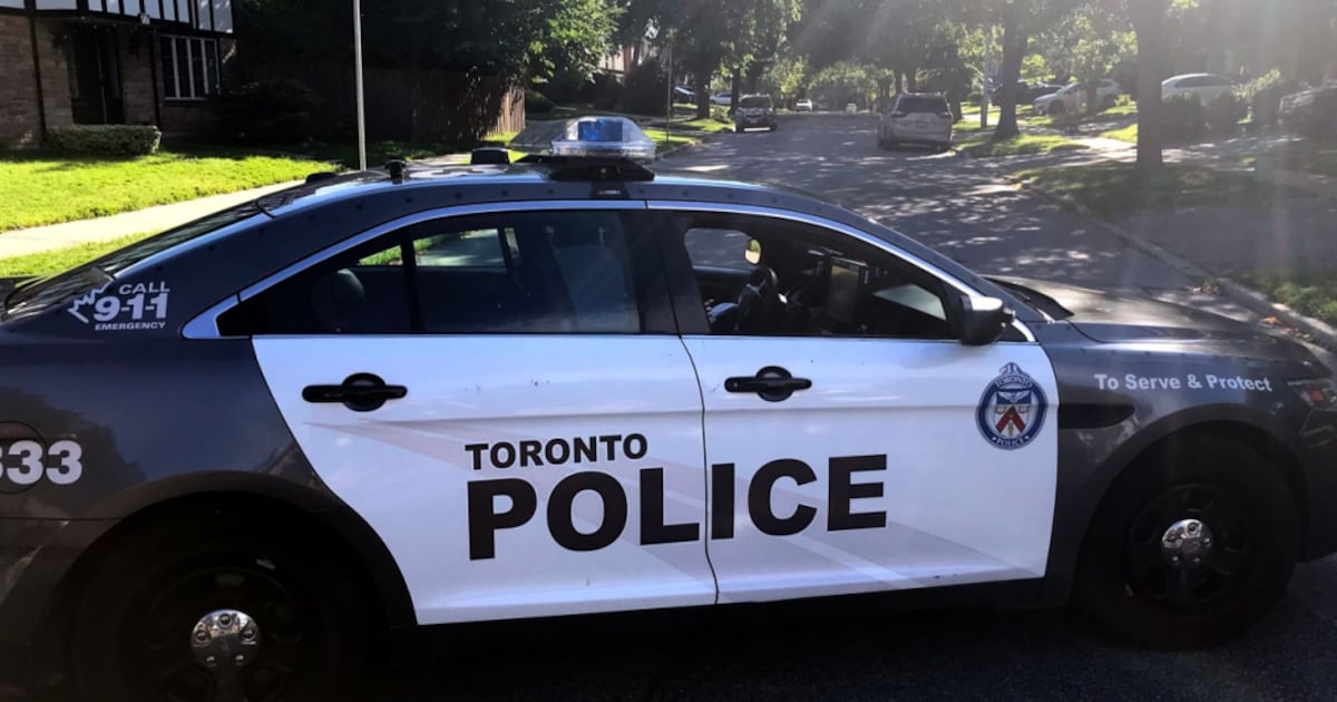Male seriously hurt in shooting at Scarborough apartment building, suspect at-large