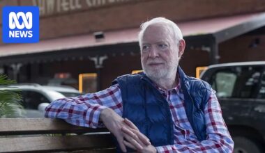 David Stratton, film critic and host of At the Movies alongside Margaret Pomeranz, dies aged 85
