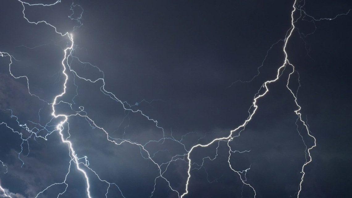 Texas lightning sets record for longest flash at 515 miles