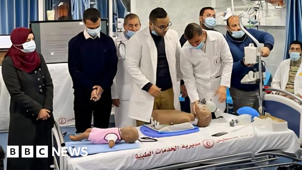 Gazan students granted approval to study in UK