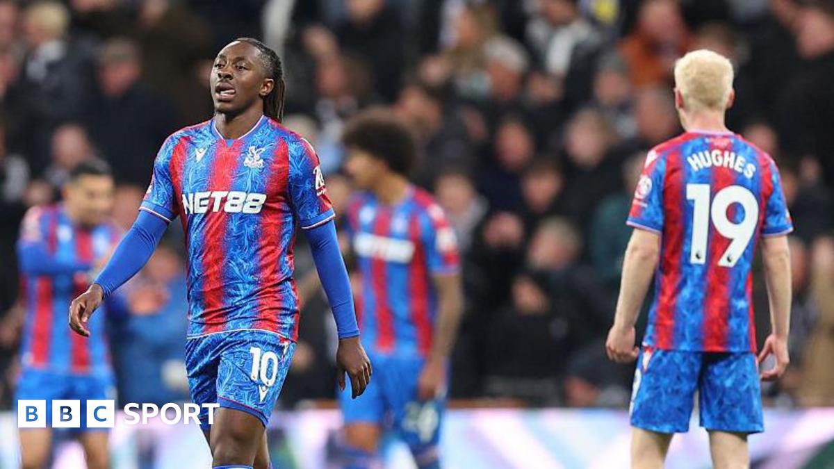 Eberechi Eze and Will Hughes in Crystal Palace home shirts