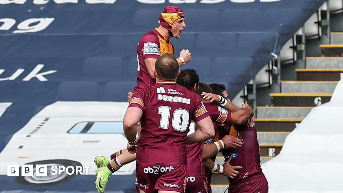 England women lift trophy