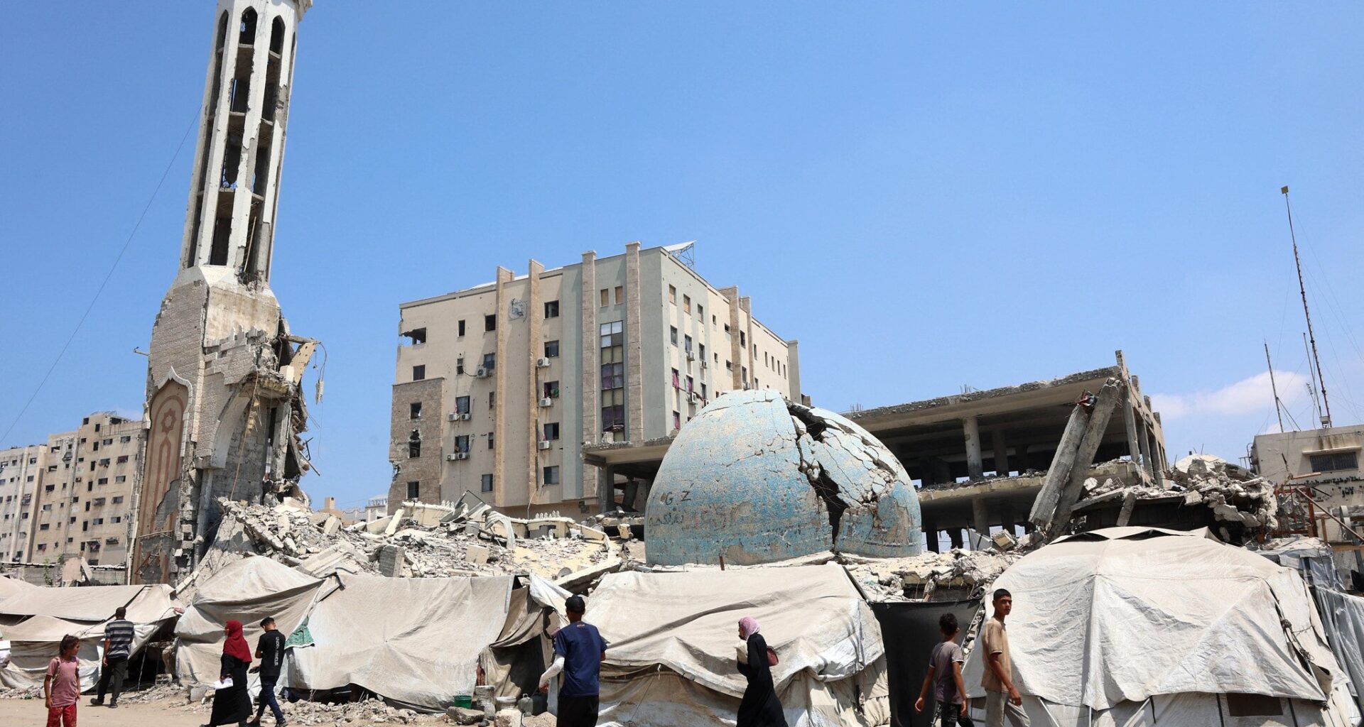 Hamas says it agrees to latest ceasefire proposal as mediators scramble for deal