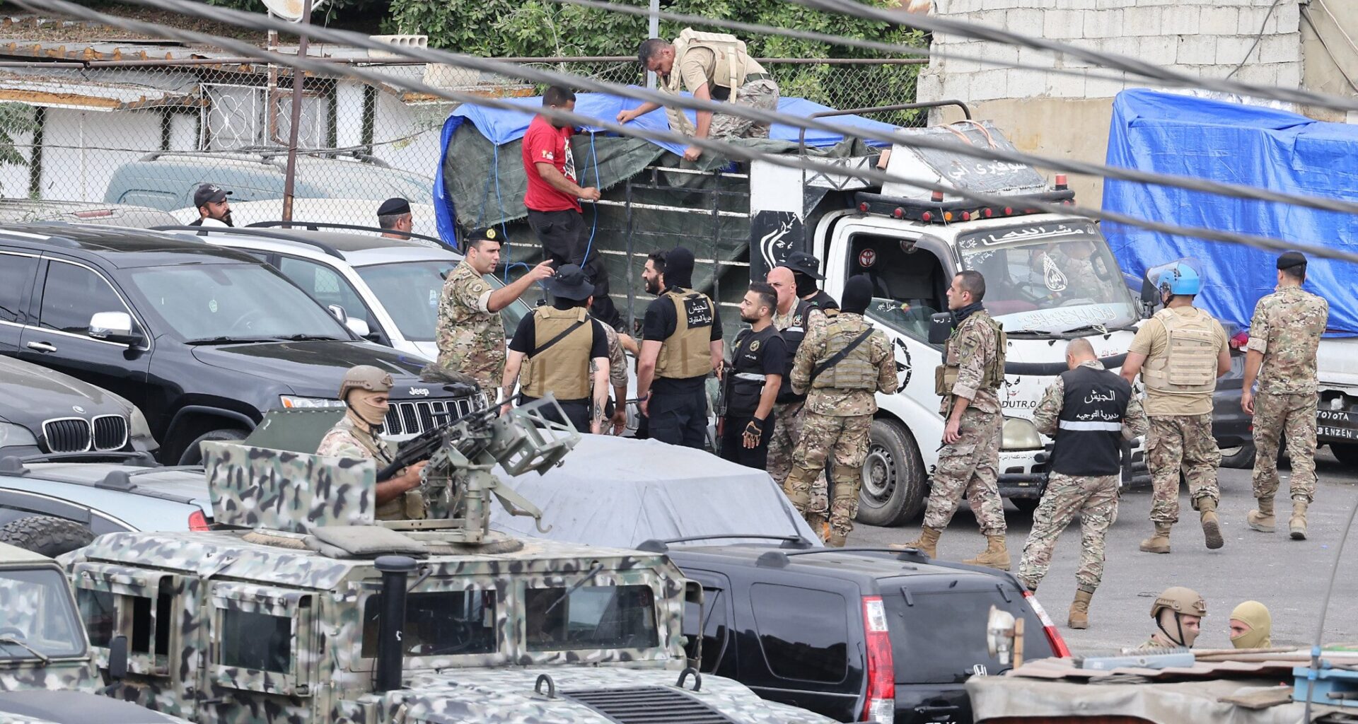 Palestinian factions hand over weapons from Beirut camps