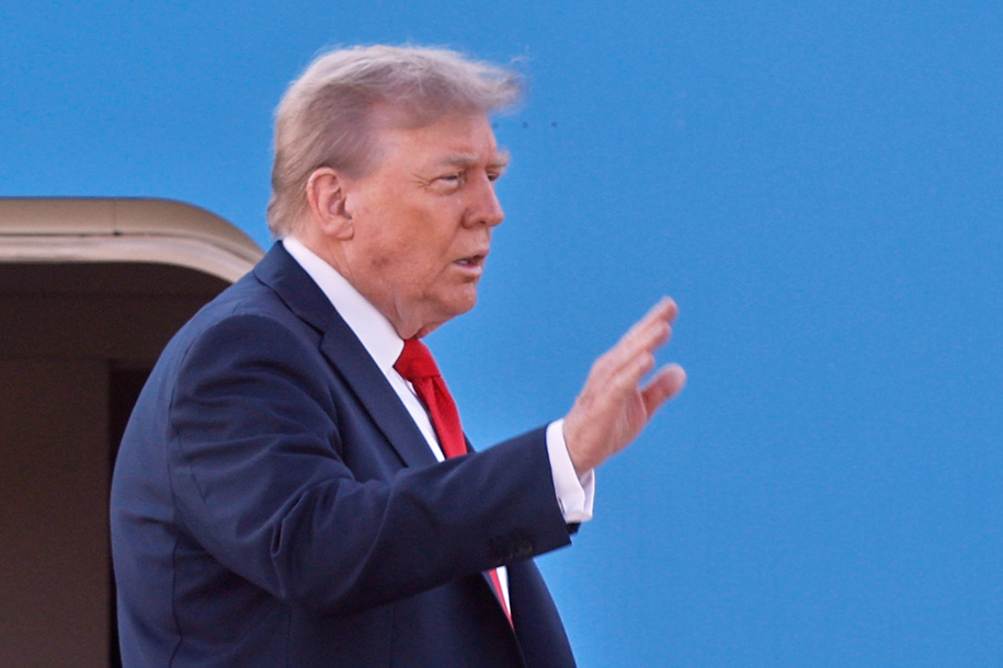 Trump rambles about tariffs bringing in 'trillions'—when asked about Putin