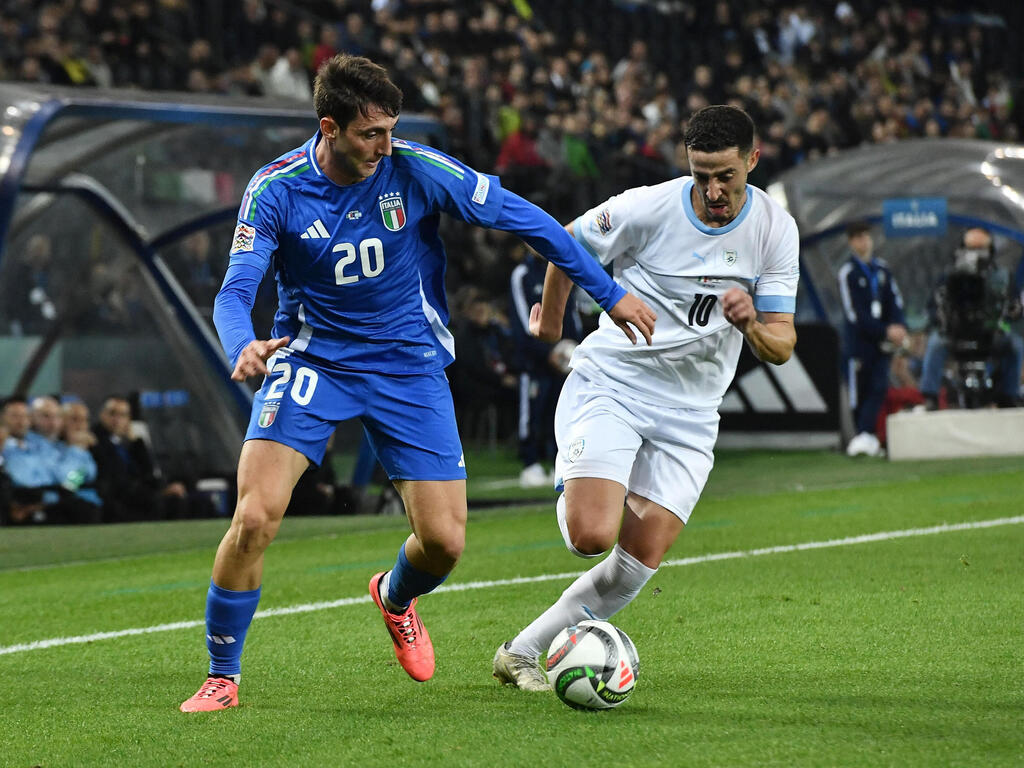 שחקן נבחרת ישראל דולב חזיזה מול שחקן נבחרת איטליה אנדראה קמביאזו