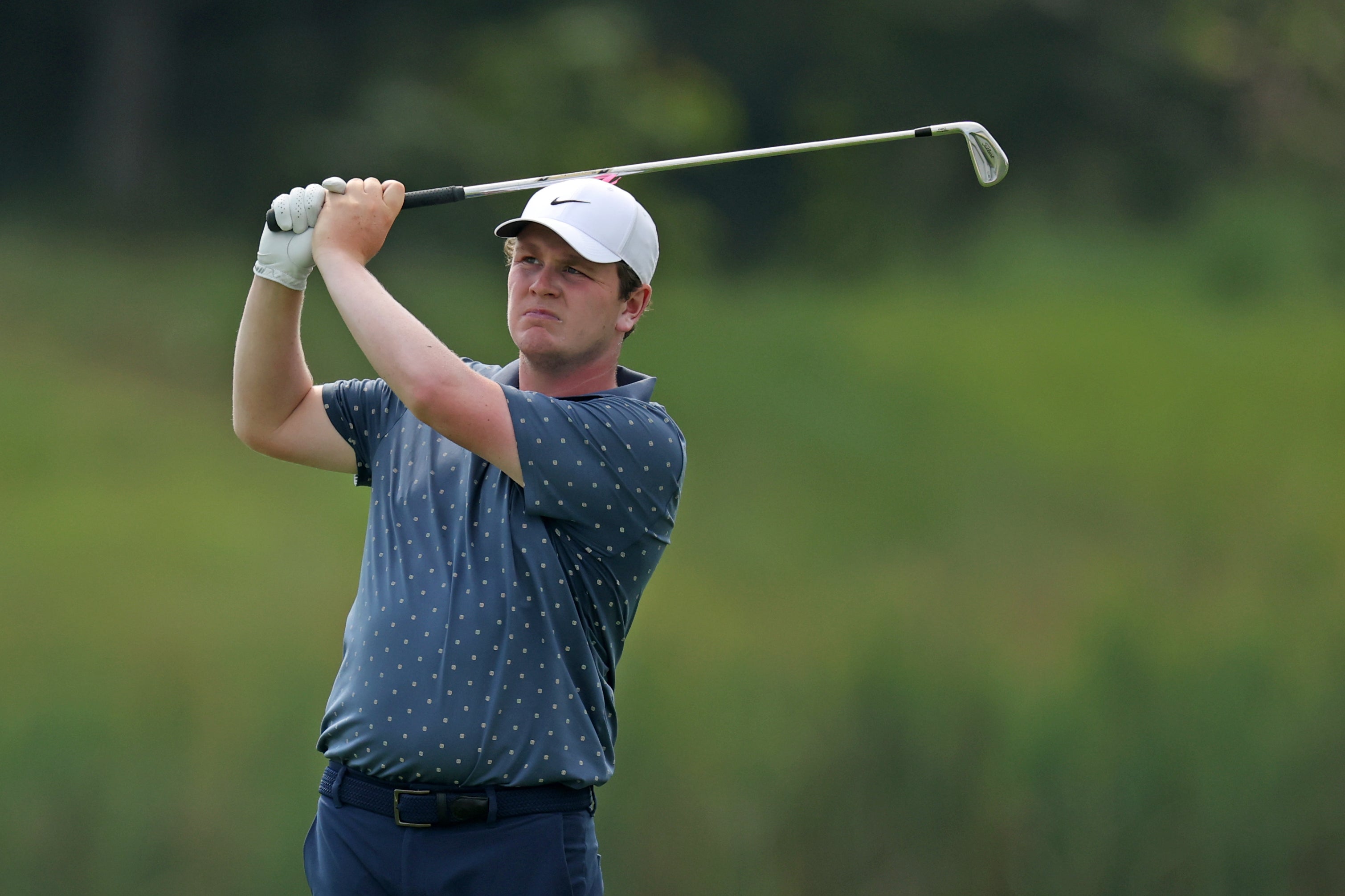 Robert MacIntyre struggled in the final round to secure his lead at the top of the BMW Championship