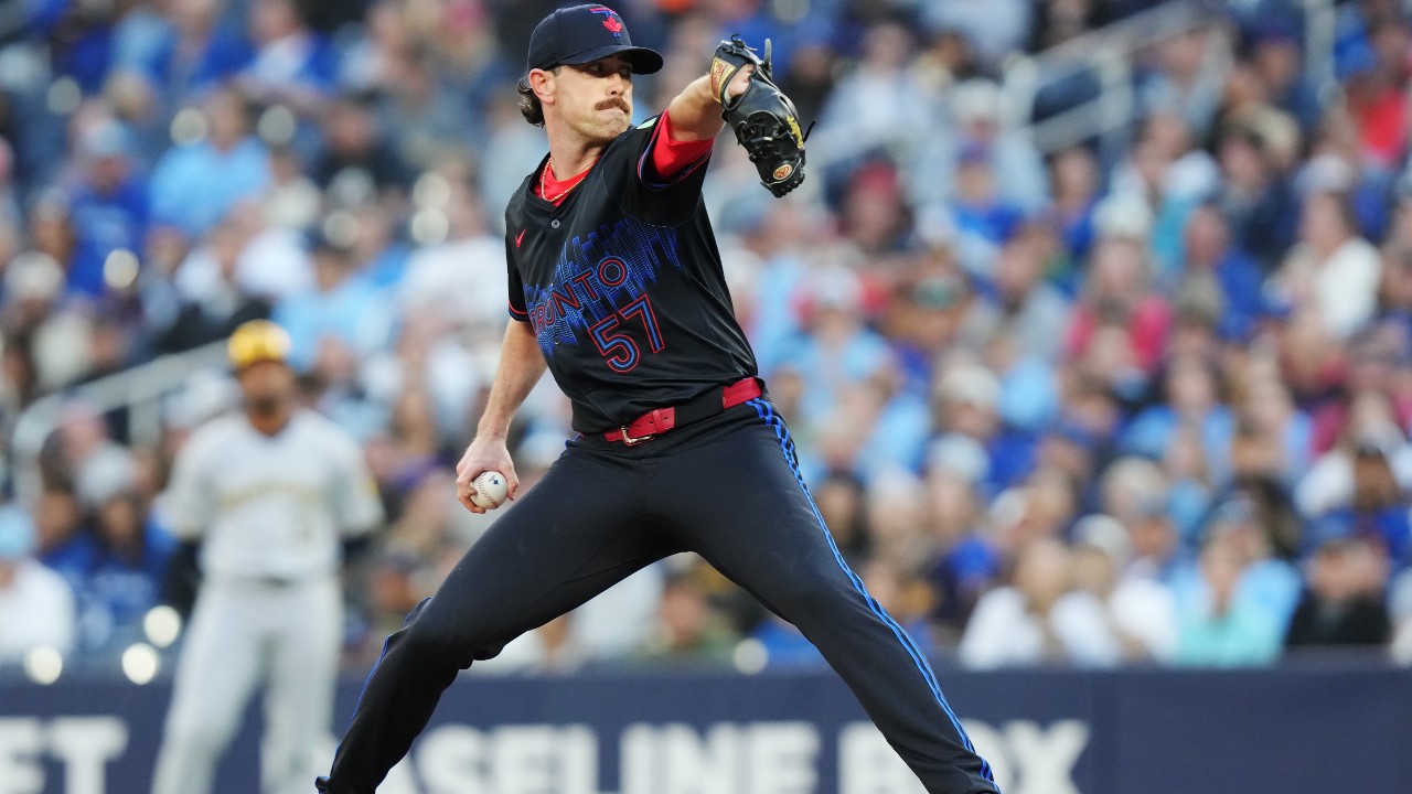 Bieber passes latest test as Blue Jays fall to MLB-leading Brewers