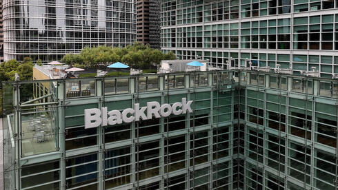 Investors pull NIS 930M from Phoenix‑BlackRock funds amid Israel rally