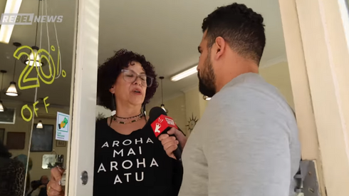 Melbourne salon owner kicks out Israeli customer