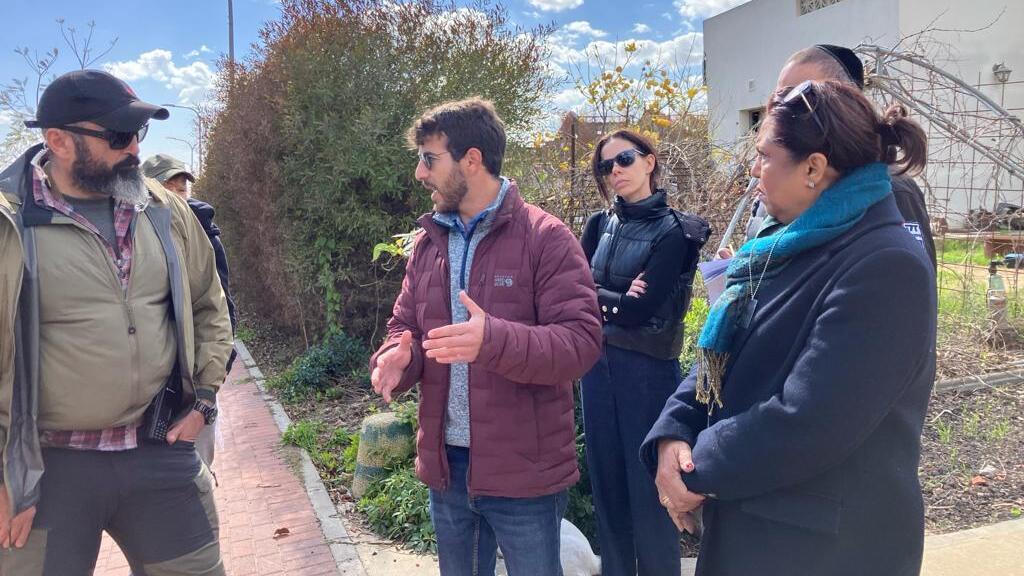 פרמילה פאטן,  שליחת האו"ם לאלימות מינית, בביקור בנחל עוז