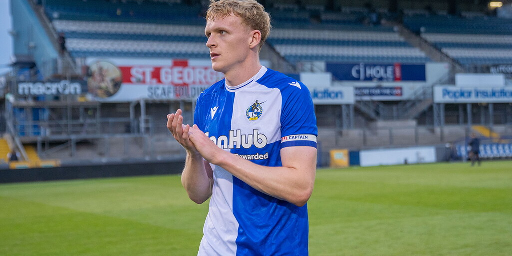 Connor Taylor completes Wycombe Wanderers transfer