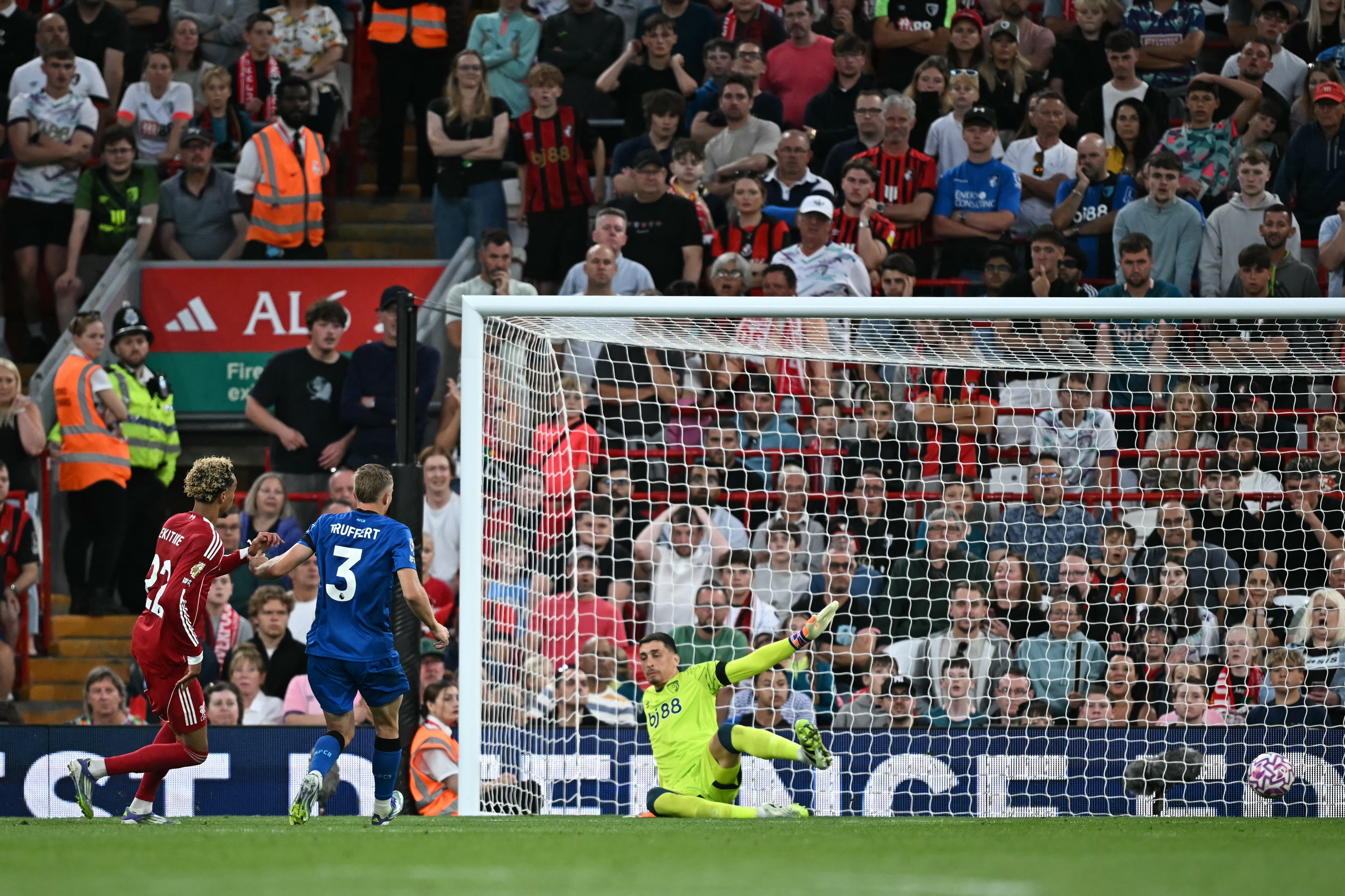 Hugo Ekitike calmly slots home past Djordje Petrovic