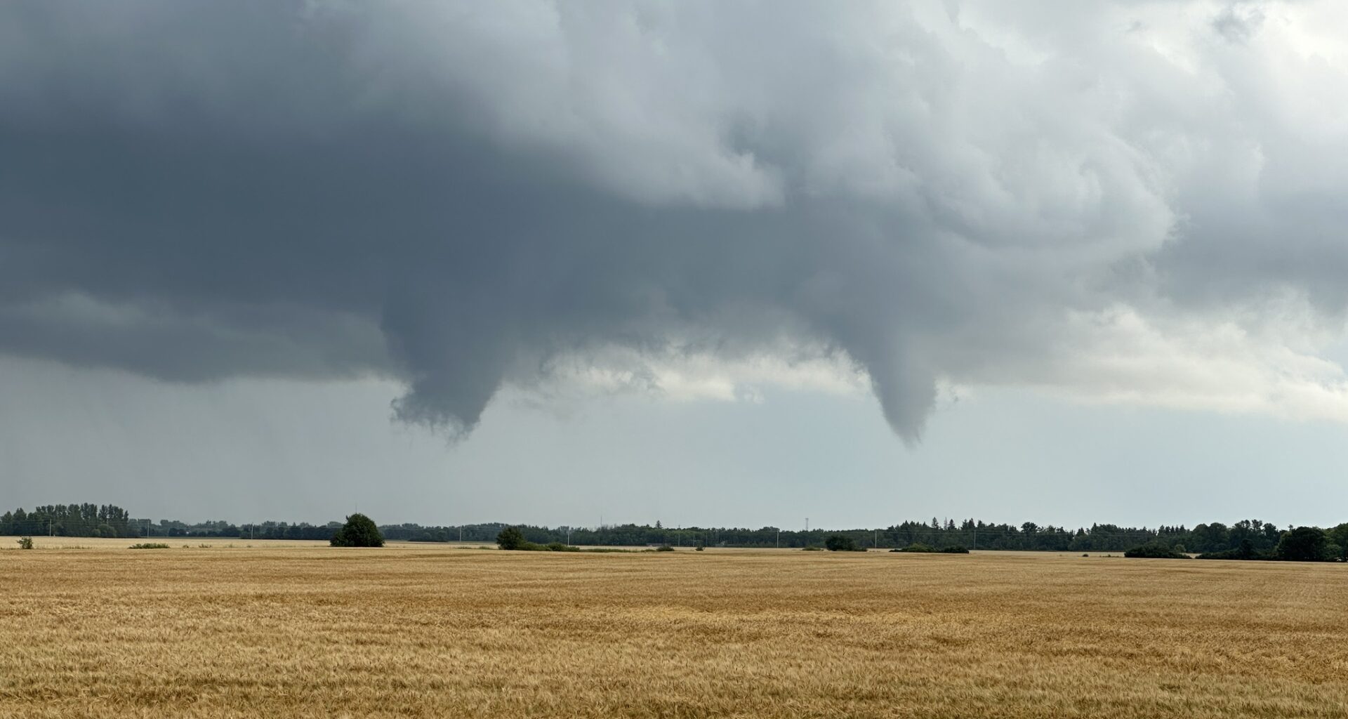 Tornado warnings end, severe thunderstorm watch continues for southern Manitoba