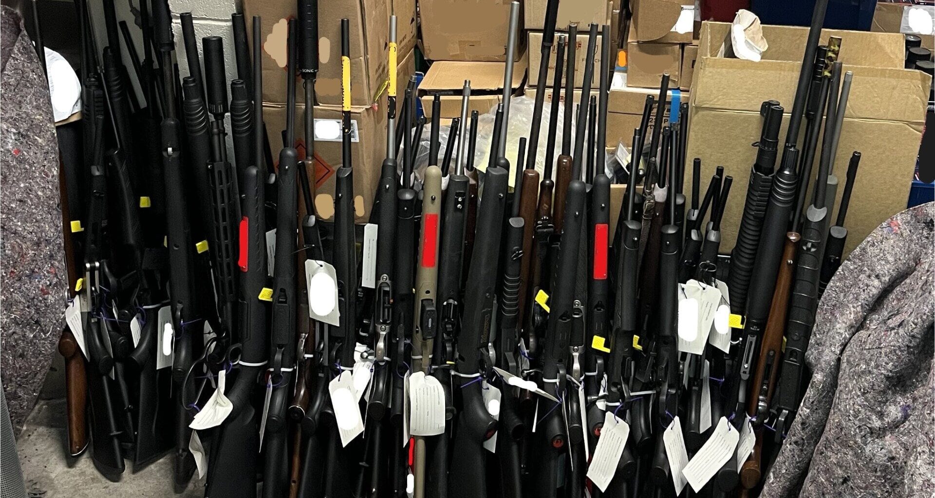 SunLive - Police seize guns in black market bust in BoP