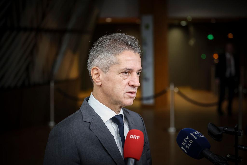 Slovenia bans arms exports to Israel