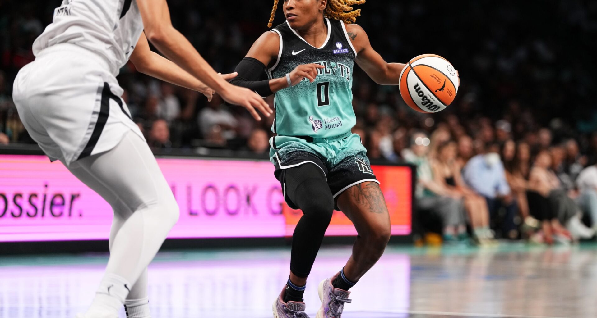 Minnesota Lynx Sign Guard Jaylyn Sherrod