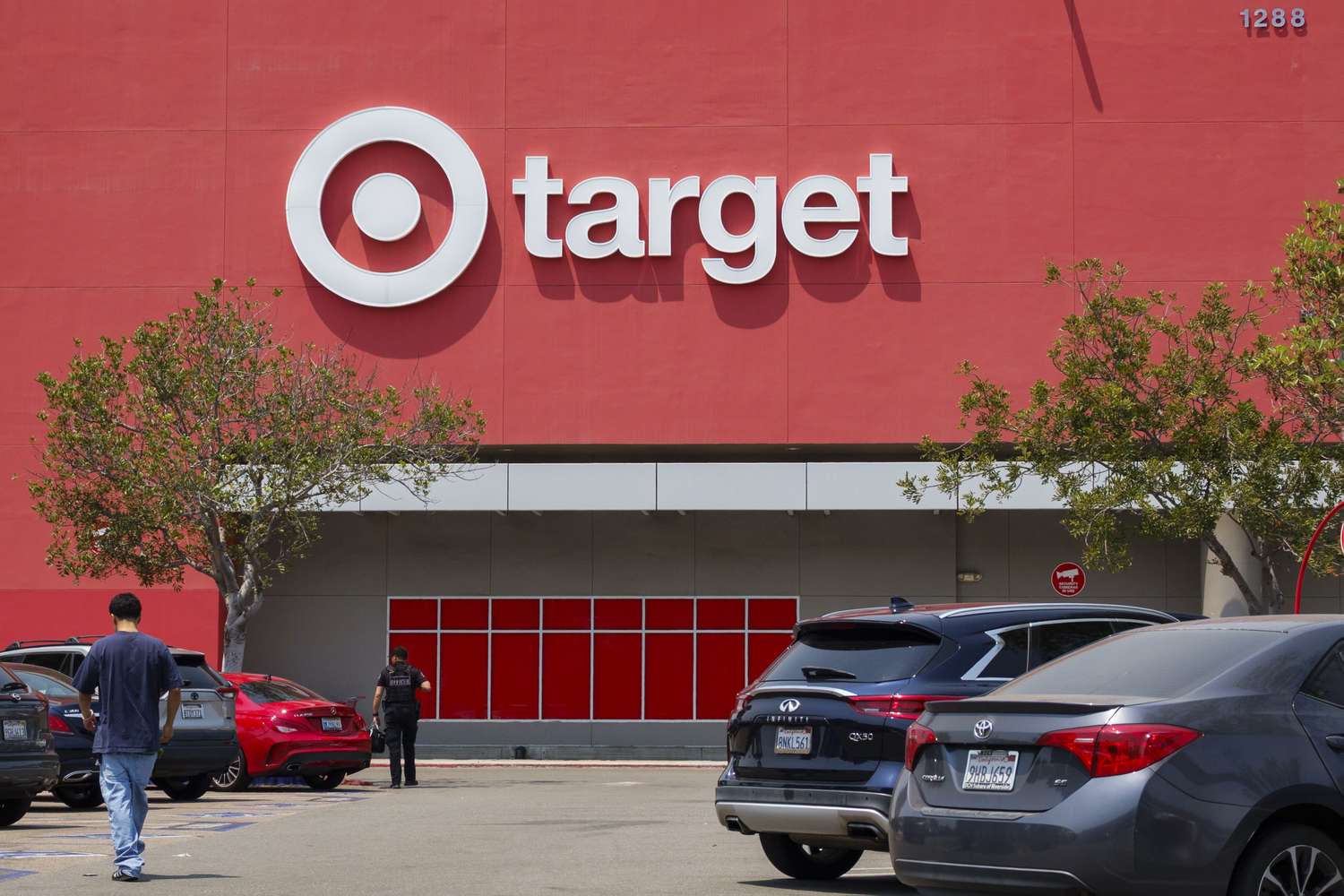 Target Stock Sinks as Retailer Replaces CEO With Company Veteran