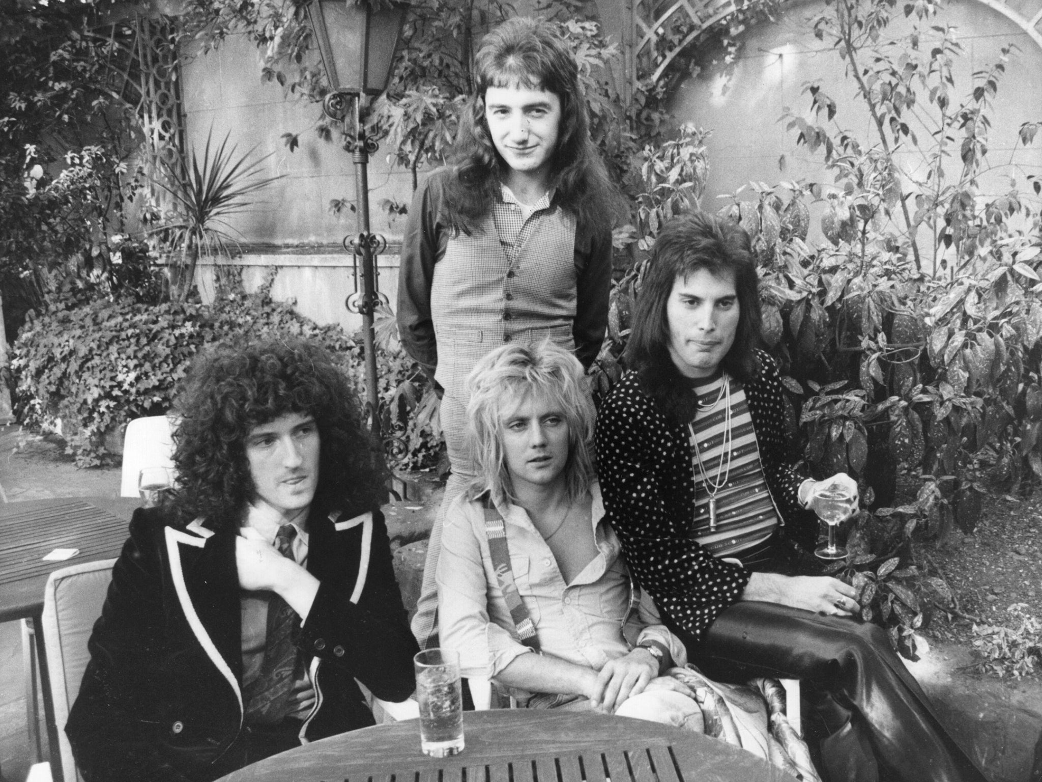 Queen (Freddie Mercury right) in 1977