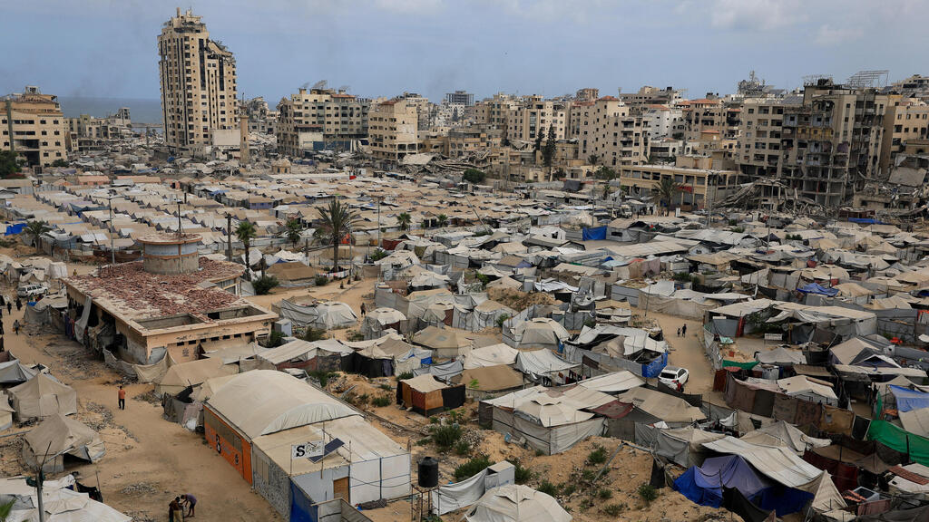 אוהלי עקורים ברצועה