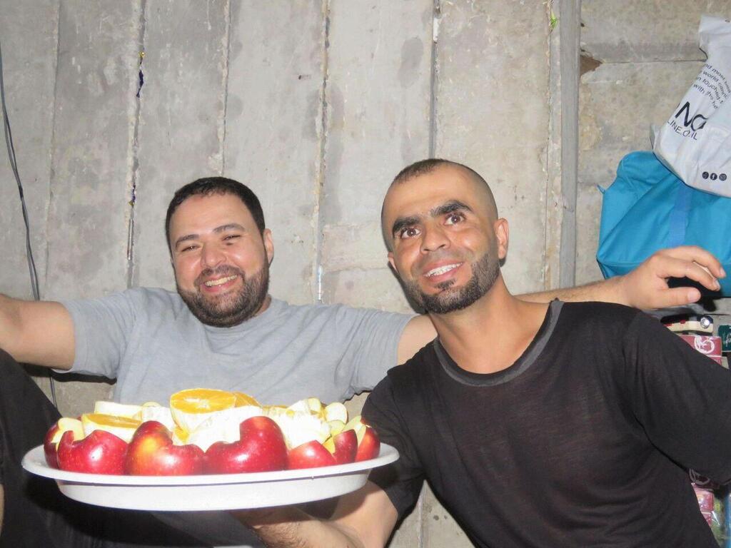 אוכל בשפע, על חשבון סבל התושבים - מחבלי חמאס במנהרות