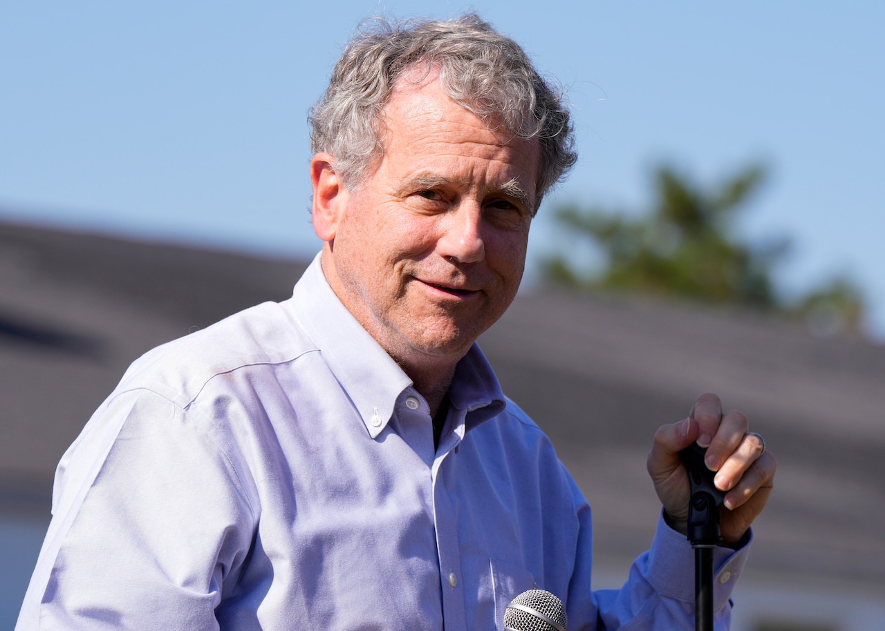 Sherrod Brown formally announces U.S. Senate comeback bid