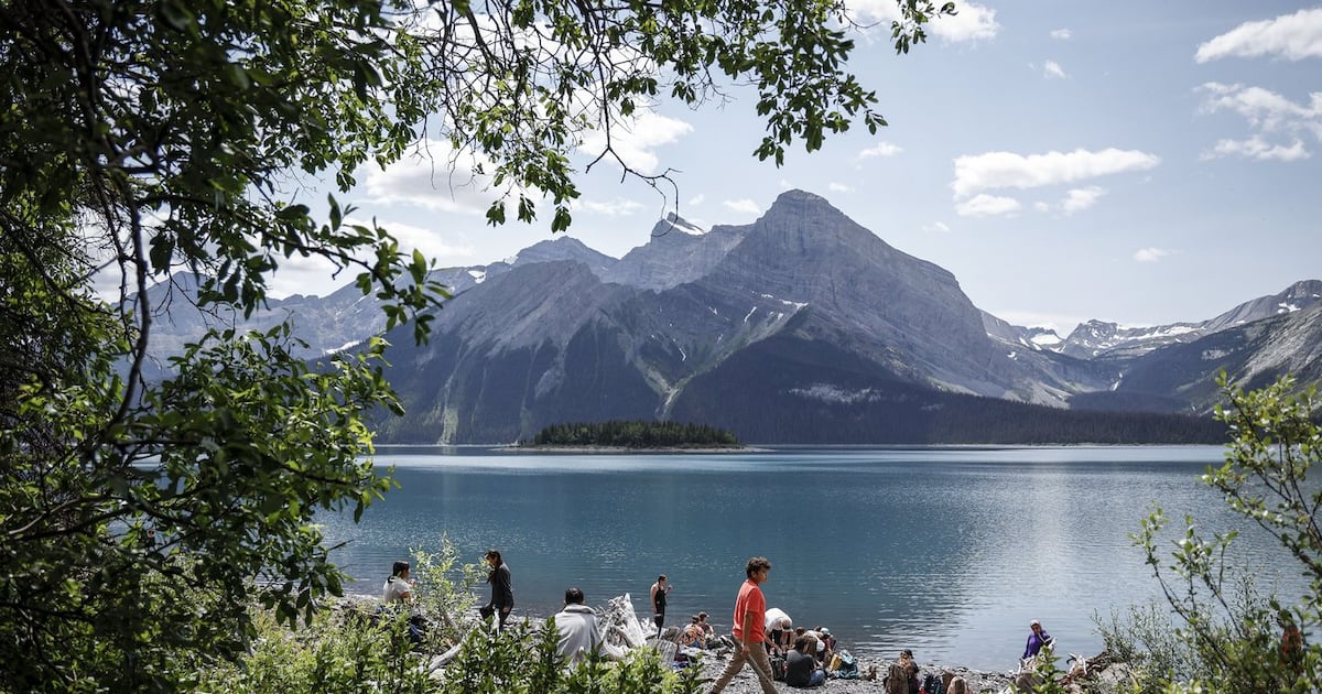 2 people missing after canoe capsizes on Upper Kananaskis Lake - CTV News