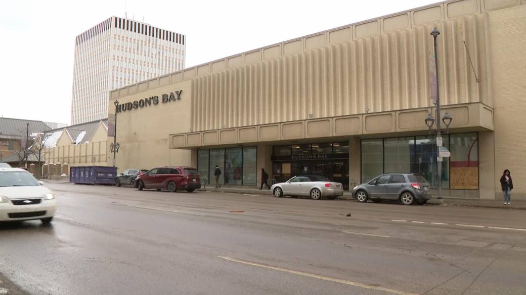 Click to play video: 'Decline of department stores amid financial and marketing difficulties'