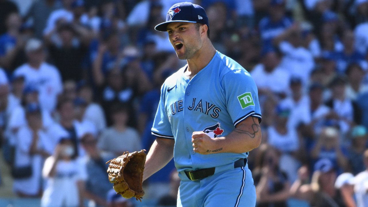 Clement's homer, Fluharty's escape lift Blue Jays over Dodgers in wild finale