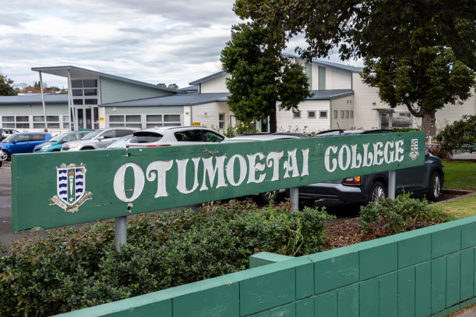 SunLive - Teacher injured at Ōtūmoetai College