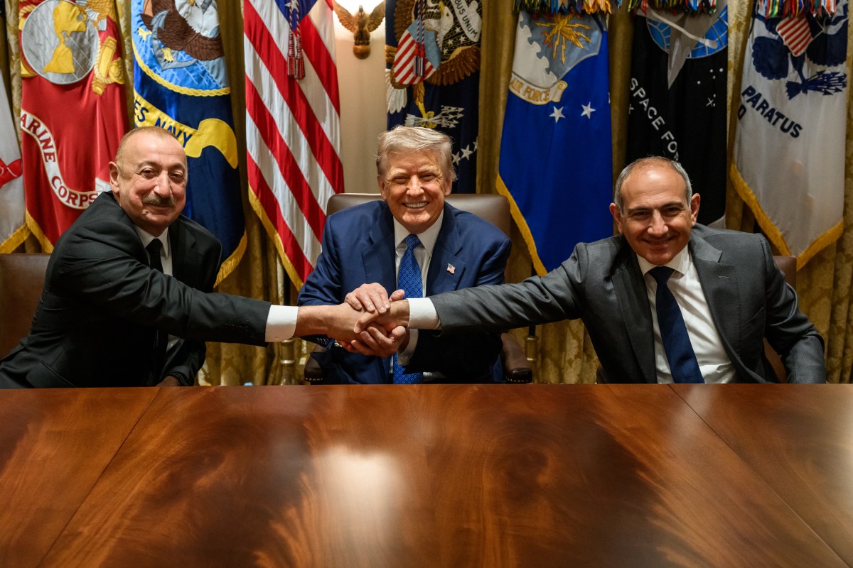 President Donald Trump meets with President Ilham Aliyev of Azerbaijan and Prime Minister Nikol Pashinyan of Armenia, Friday, August 8, 2025, in the Cabinet Room. (Official White House Photo by Daniel Torok)
