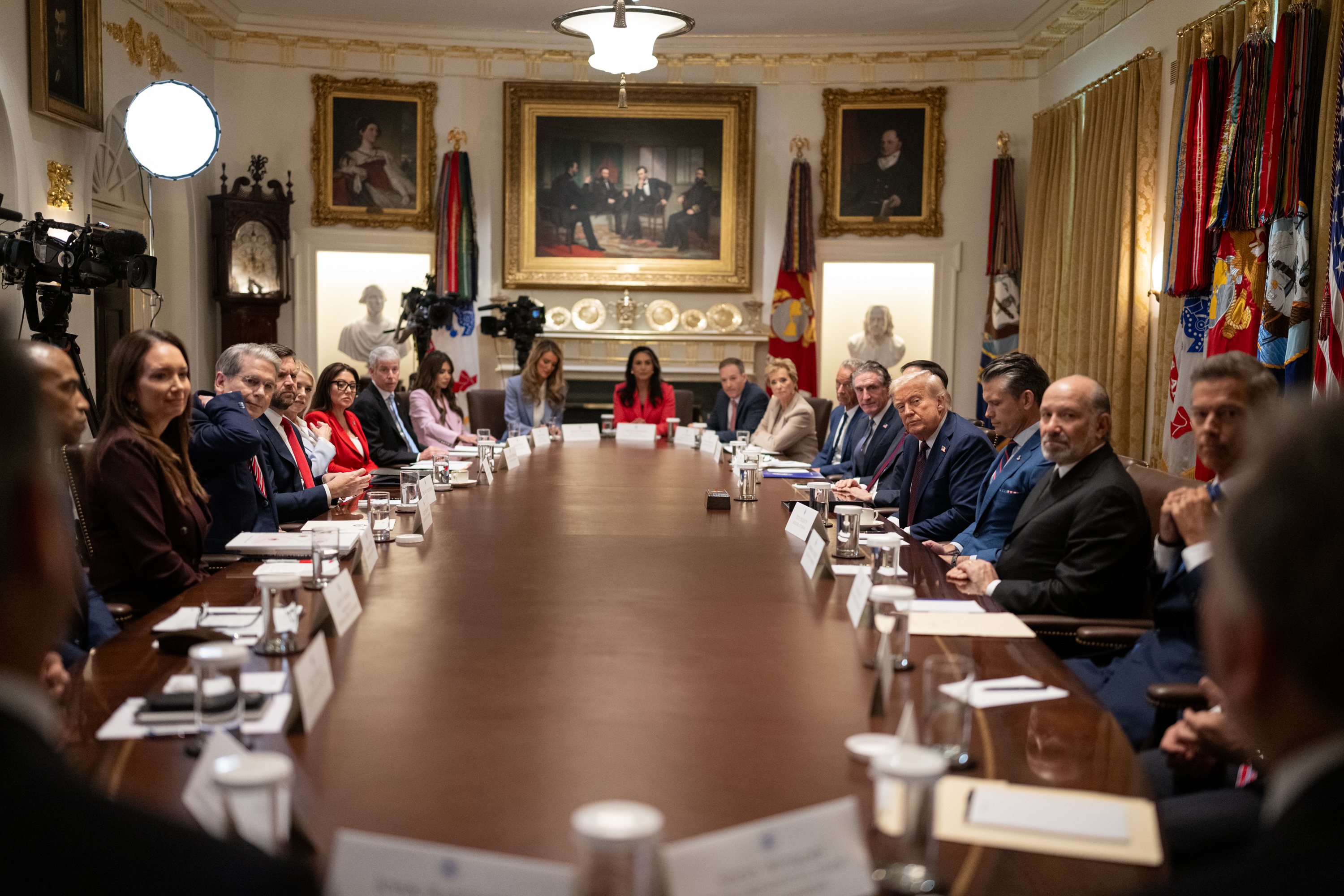 President Donald Trump holds a cabinet meeting, Tuesday, August 26, 2025, in the Cabinet Room of the White House. (Official White House Photo by Daniel Torok)