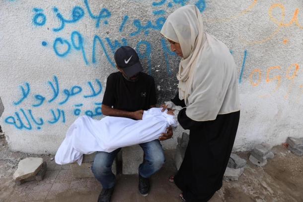 Funeral of 20 Palestinians at Al-Shifa Hospital, following the recent Israeli attacked in the northern Gaza Strip, on 16 August 2025 [Moahmmed Asad/Middle East Monitor]
