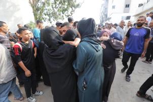 Funeral of 20 Palestinians at Al-Shifa Hospital, following the recent Israeli attacked in the northern Gaza Strip, on 16 August 2025 [Moahmmed Asad/Middle East Monitor]