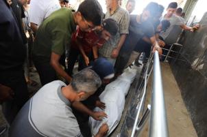Funeral of 20 Palestinians at Al-Shifa Hospital, following the recent Israeli attacked in the northern Gaza Strip, on 16 August 2025 [Moahmmed Asad/Middle East Monitor]