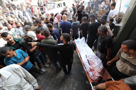 Funeral of 20 Palestinians at Al-Shifa Hospital, following the recent Israeli attacked in the northern Gaza Strip, on 16 August 2025 [Moahmmed Asad/Middle East Monitor]