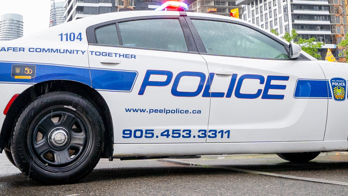 32-year-old man facing weapons, drug charges after traffic stop in Brampton