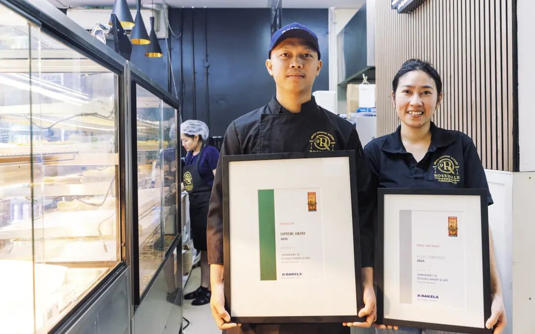 Supreme winner of the Bakels Supreme Pie Awards in 2025 Samraksmey So and his wife, Sothdalika Sao. Photo / RNZ, Yiting Lin