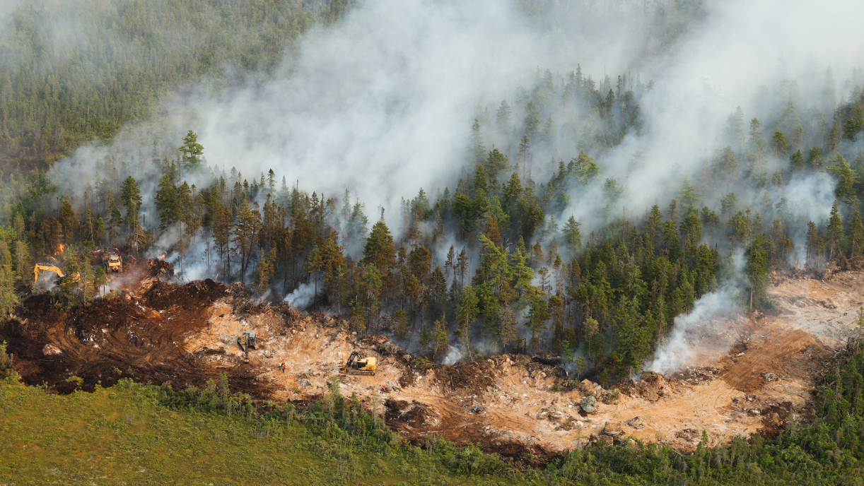Winds shift, driving fire towards West Dalhousie homes